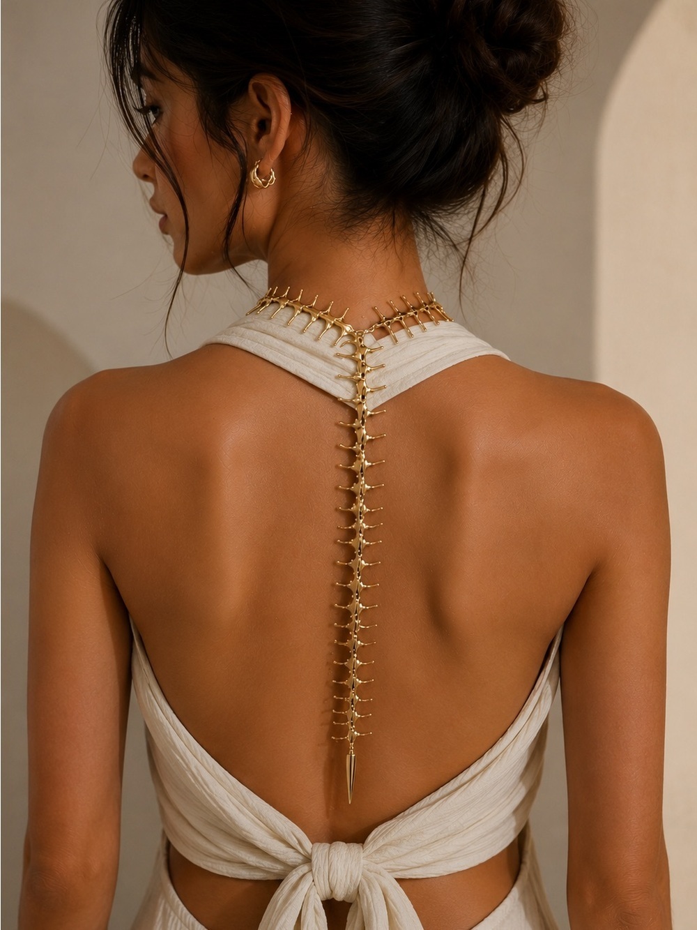 Elegant Gold Spine Back Necklace
